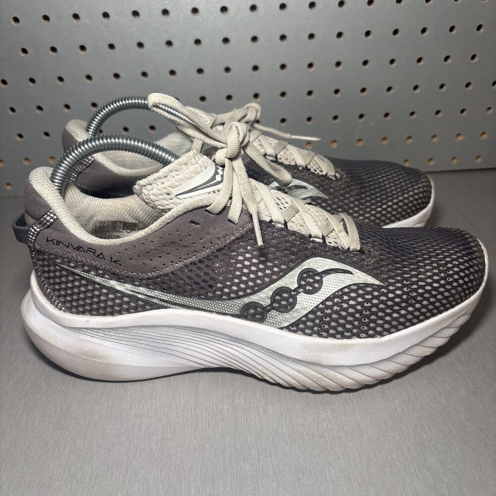 Saucony Kinvara 14 Shoes Womens Sz 9.5 Gray White Athletic Sneakers S10823-121